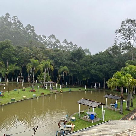 Pesqueiro Restaurante E Pousada Pingo De Ouro Piedade  Eksteriør billede