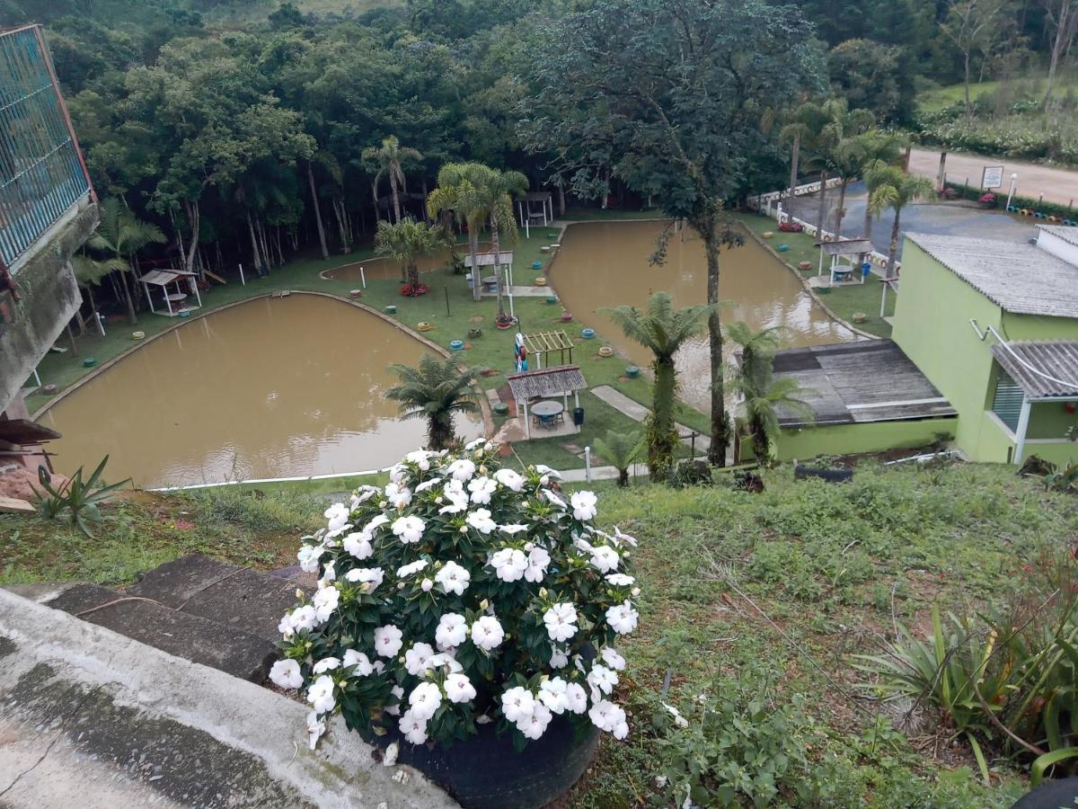 Pesqueiro Restaurante E Pousada Pingo De Ouro Piedade  Eksteriør billede